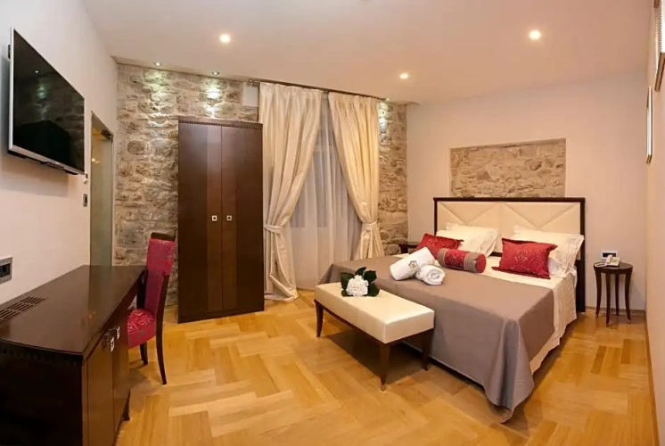 Comfort Double Basement room
