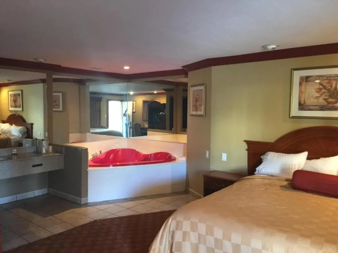 Thunderbird Lodge in Riverside