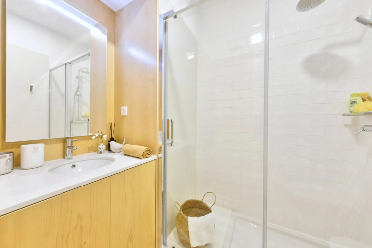 Art Home Apartments