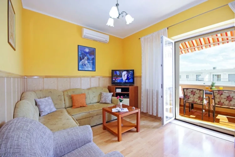 Apartment with balcony
