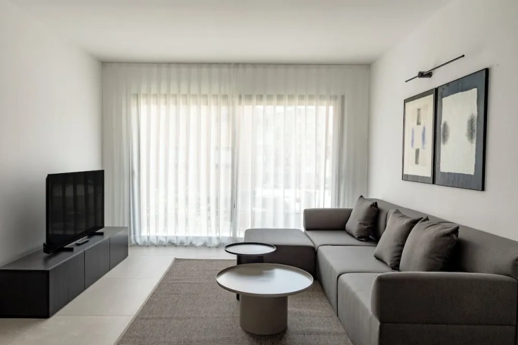 2 Bedrooms Quadruple Apartment