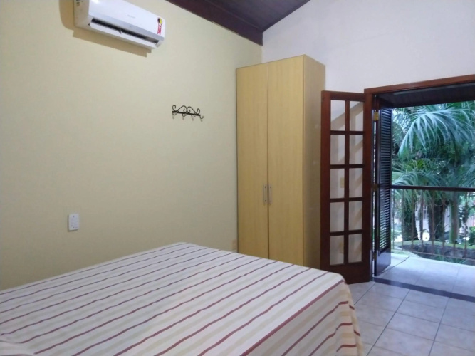 Casa 5 suítes com piscina e churrasqueira