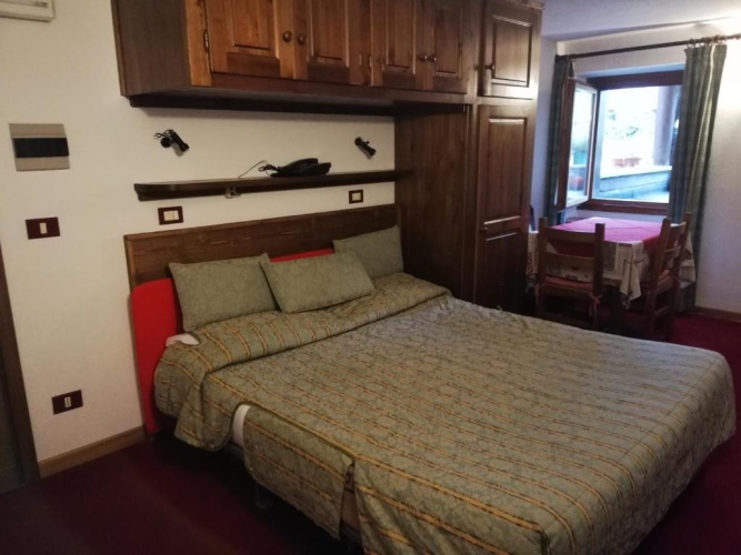 Economy Triple room