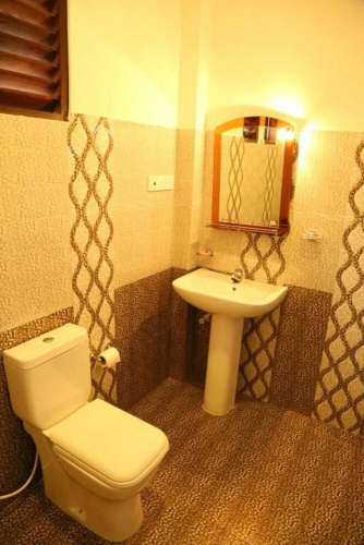 Yoho Villa Golden Waves