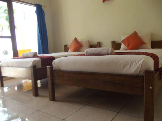 CF Komodo Hotel