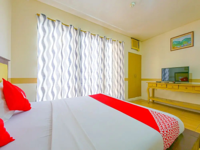 OYO 769 Poblacion Suites Polaris