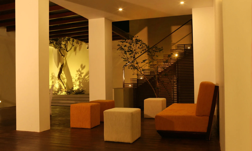 Hotel Cloud Nine