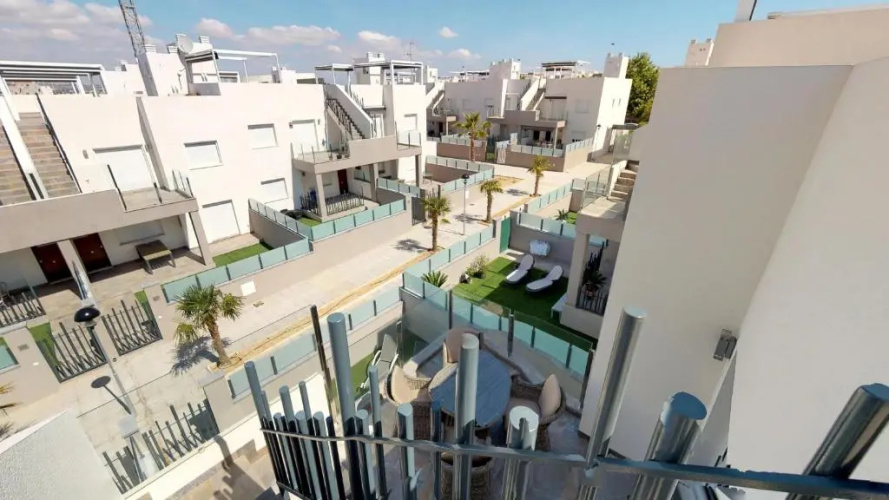 Aguas Nuevas 92 Top Floor