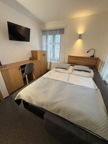 Economy Double Basement room with river view