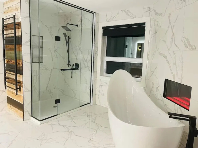 Superior Master Suite - Niagara Falls