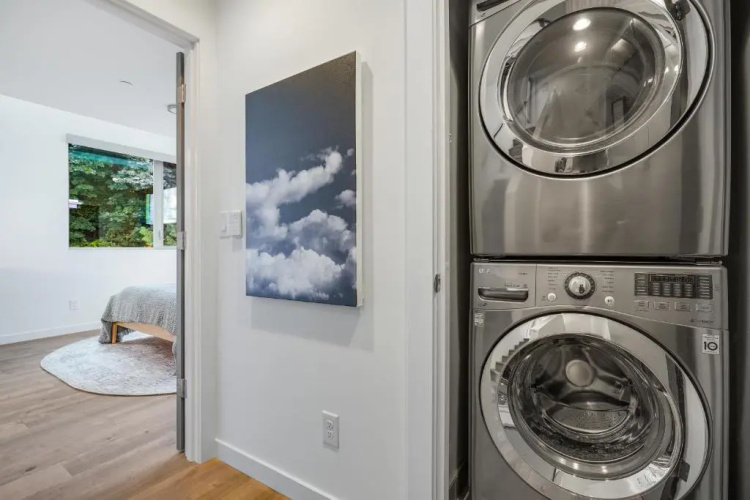 Alki Beach Escape Romantic Waterfront Getaway for 2