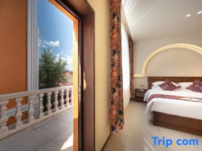 Suite with balcony