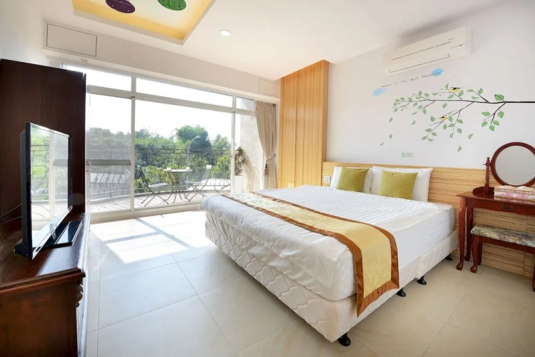Lunatis Bay Hotel