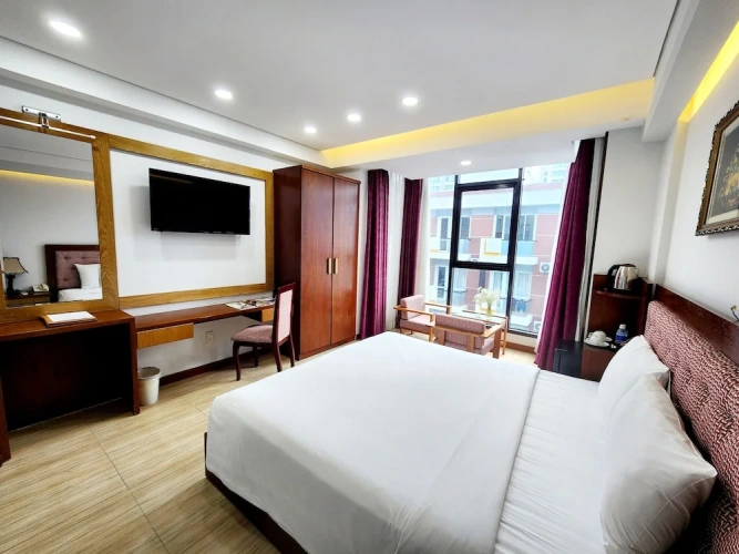 Deluxe Double room with city view