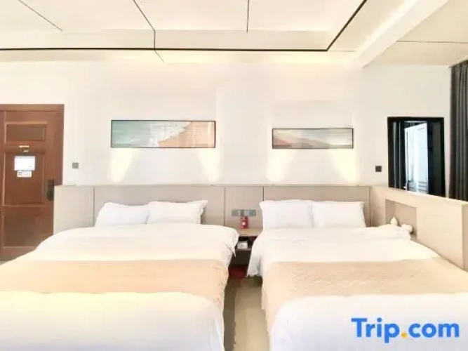 Deluxe Twin Family room with balcony