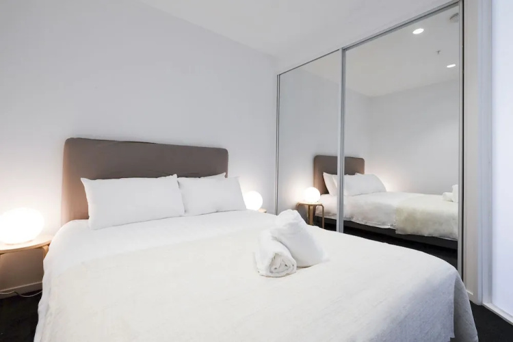 Mono Apartments on La Trobe