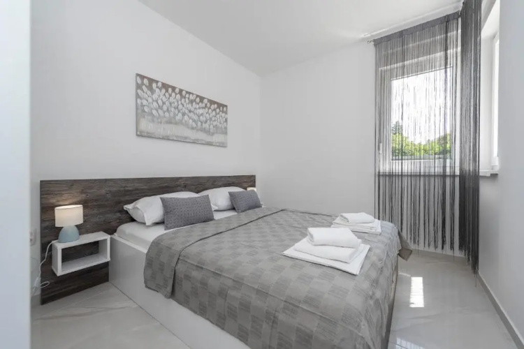 Villa Star 5 a centrally located ap. with a pool