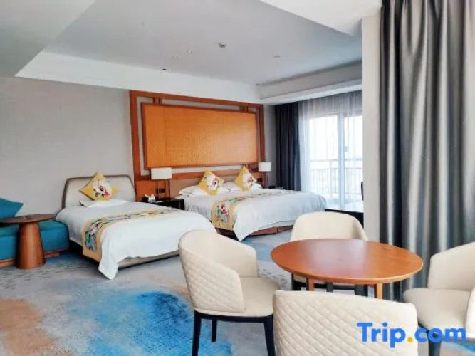 Family Suite with lake view