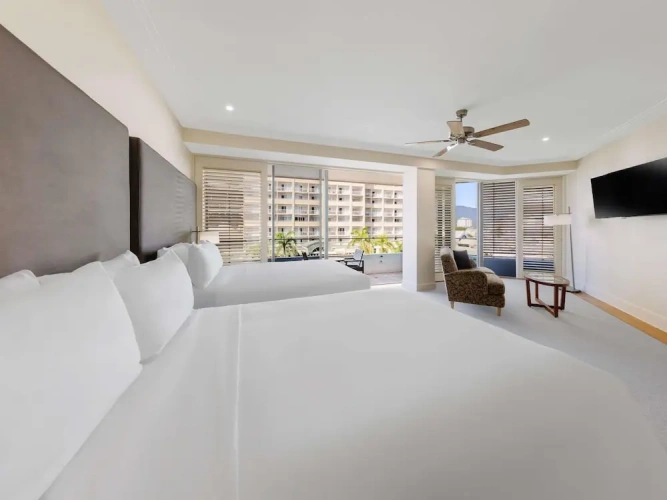 Sextuple Junior Suite with balcony