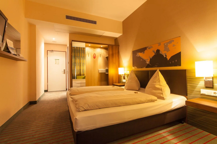 NOVINA HOTEL Tillypark