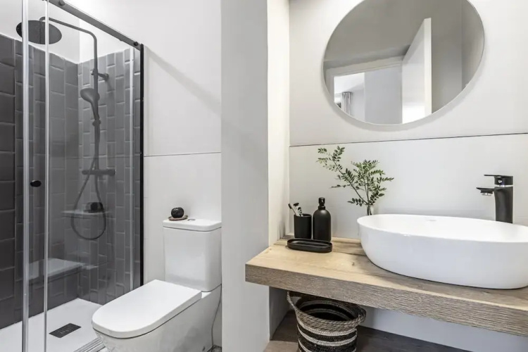 Garos - 2 Bedrooms in Malasa a