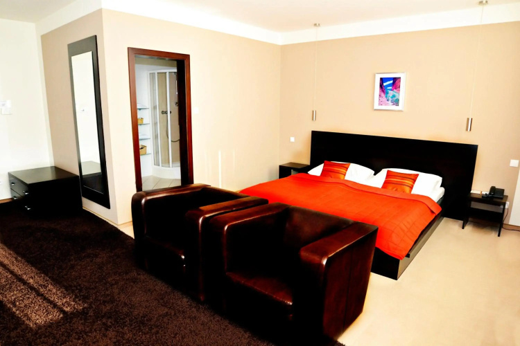 Aston Business Hotel