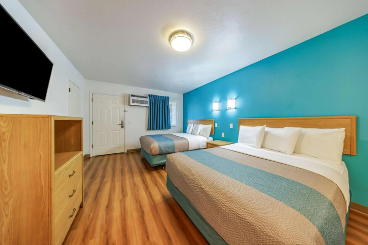 Motel 6 Canby, OR