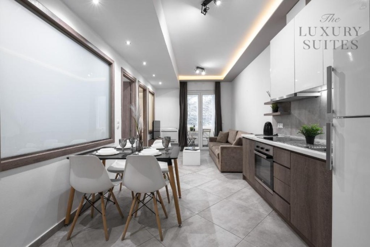 2 Bedrooms Apartment