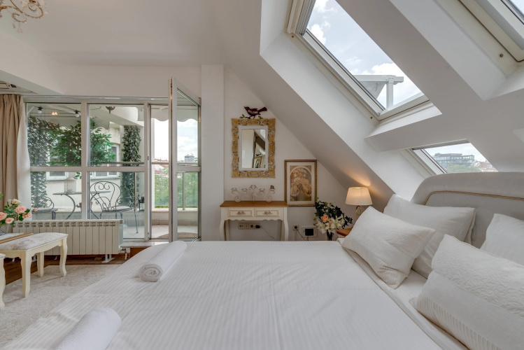 Luxury and Sunny Studio With a View in TOP Centre
