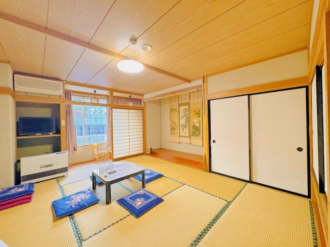 Standard Quadruple Family room