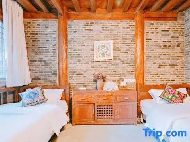Standard Twin room with garden view
