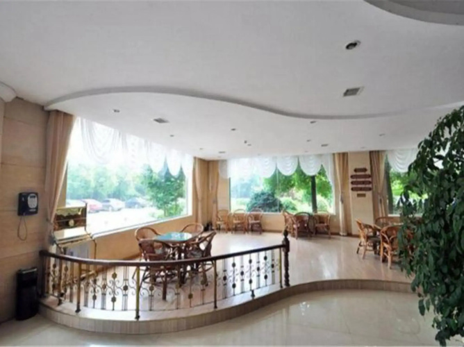 Sanhe International Hotel
