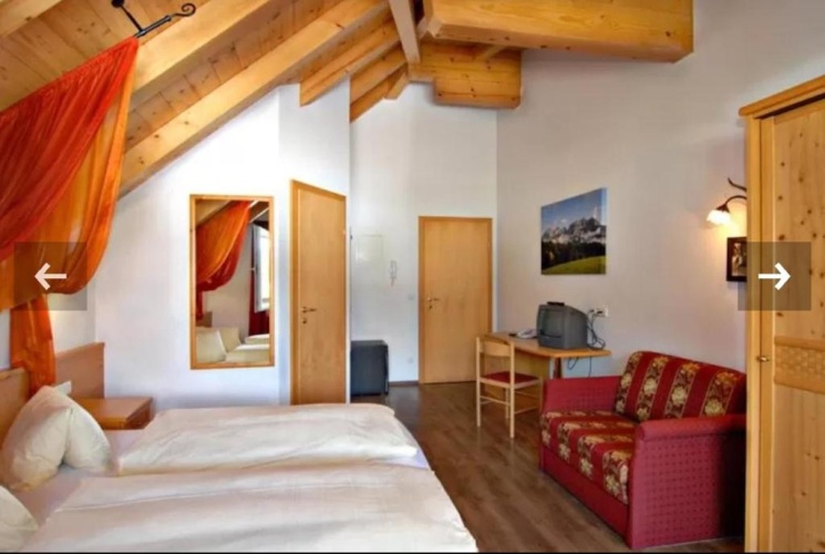 Standard Family room with mountain view