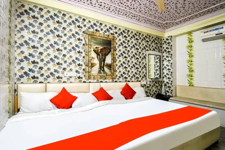 Kesar Palace by OYO Rooms