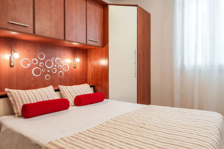 Apartment Ivona With Teracce