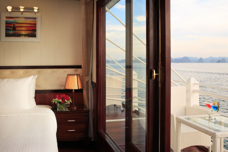 Halong Silversea CruiseOver view