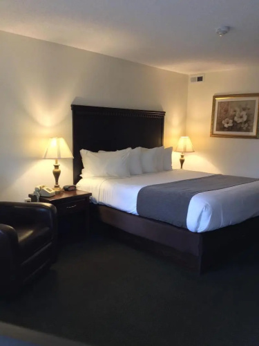 Brookwood Inn
