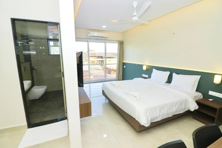 Swarnam Hotel