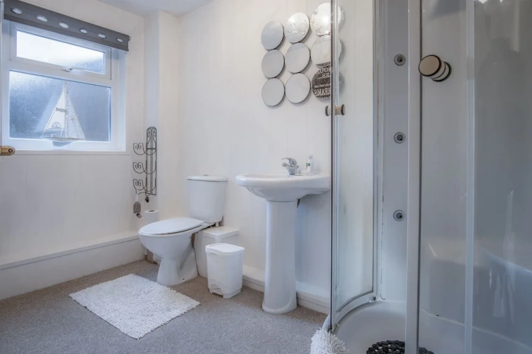 3 Bedrooms Cottage