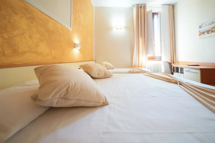 Classic Quadruple room with balcony