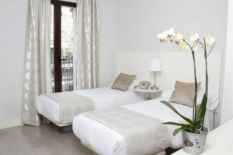 8 Rooms Madrid