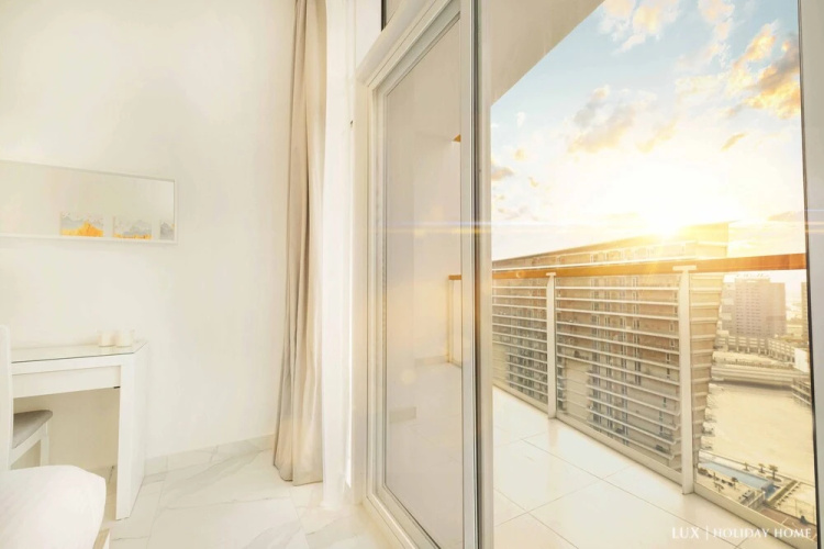 LUX - Binghatti Canal View Suite