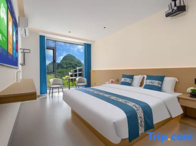 2 Bedrooms Family Suite with balcony