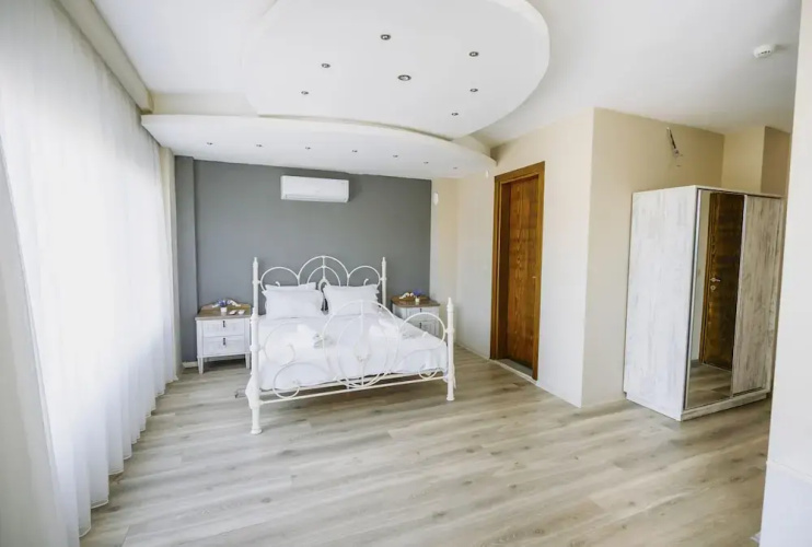 Laradi Otel