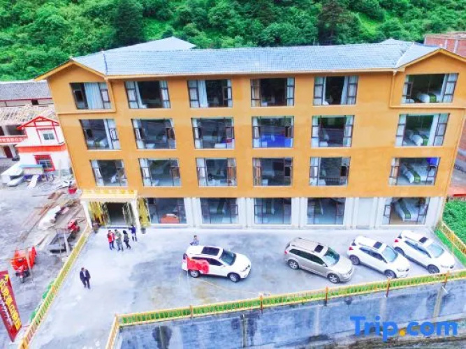 YunHai Hliday Hotel