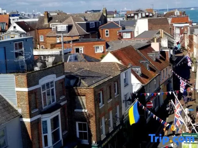 Pinnacle Suites - Isle of Wight