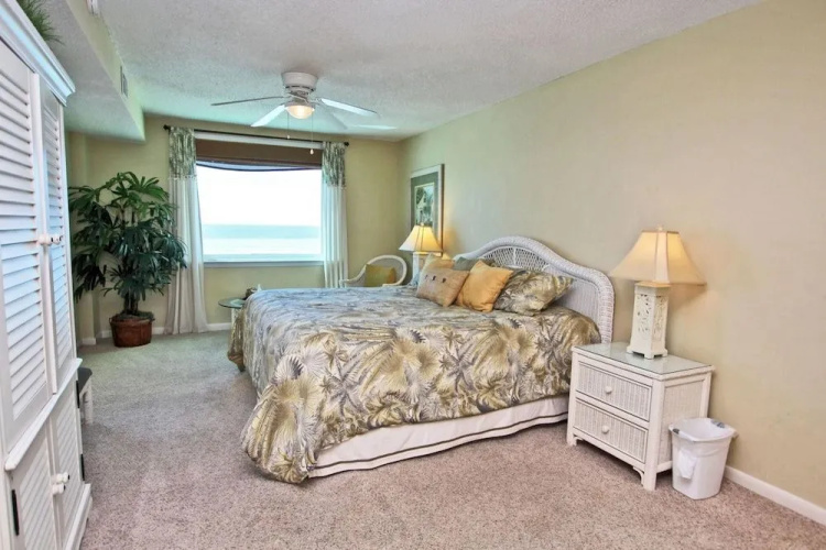 Castaways by Youngs Suncoast