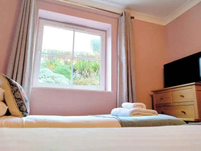 1 Bedroom Apartment with sea view