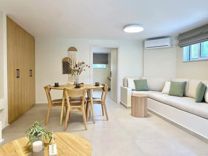 Villa Fleria Seaside Studios & Apts