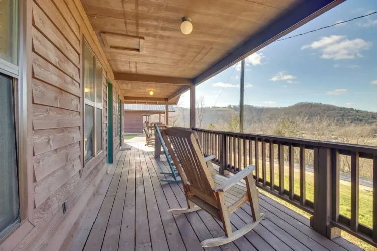 4 Bedrooms Cottage